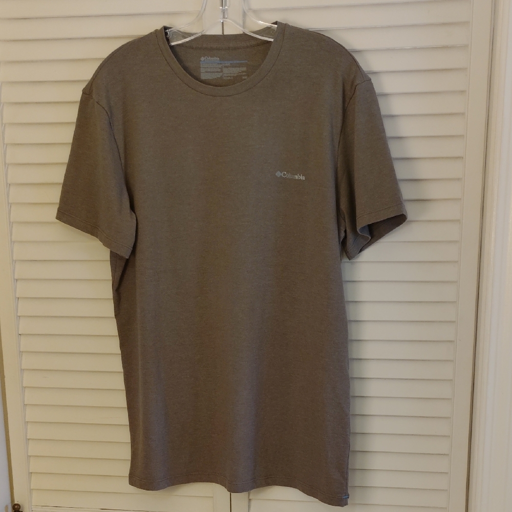 NWOT**Columbia Men's Gray Short Sleeve Tee - Picture 2 of 6